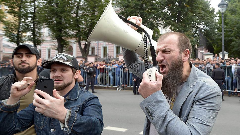 Демонстрация с силой: российские мусульмане поддержали единоверцев в Мьянме несанкционированными митингами