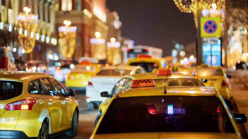 Как власти хотят ограничить повышение цен на такси в непогоду