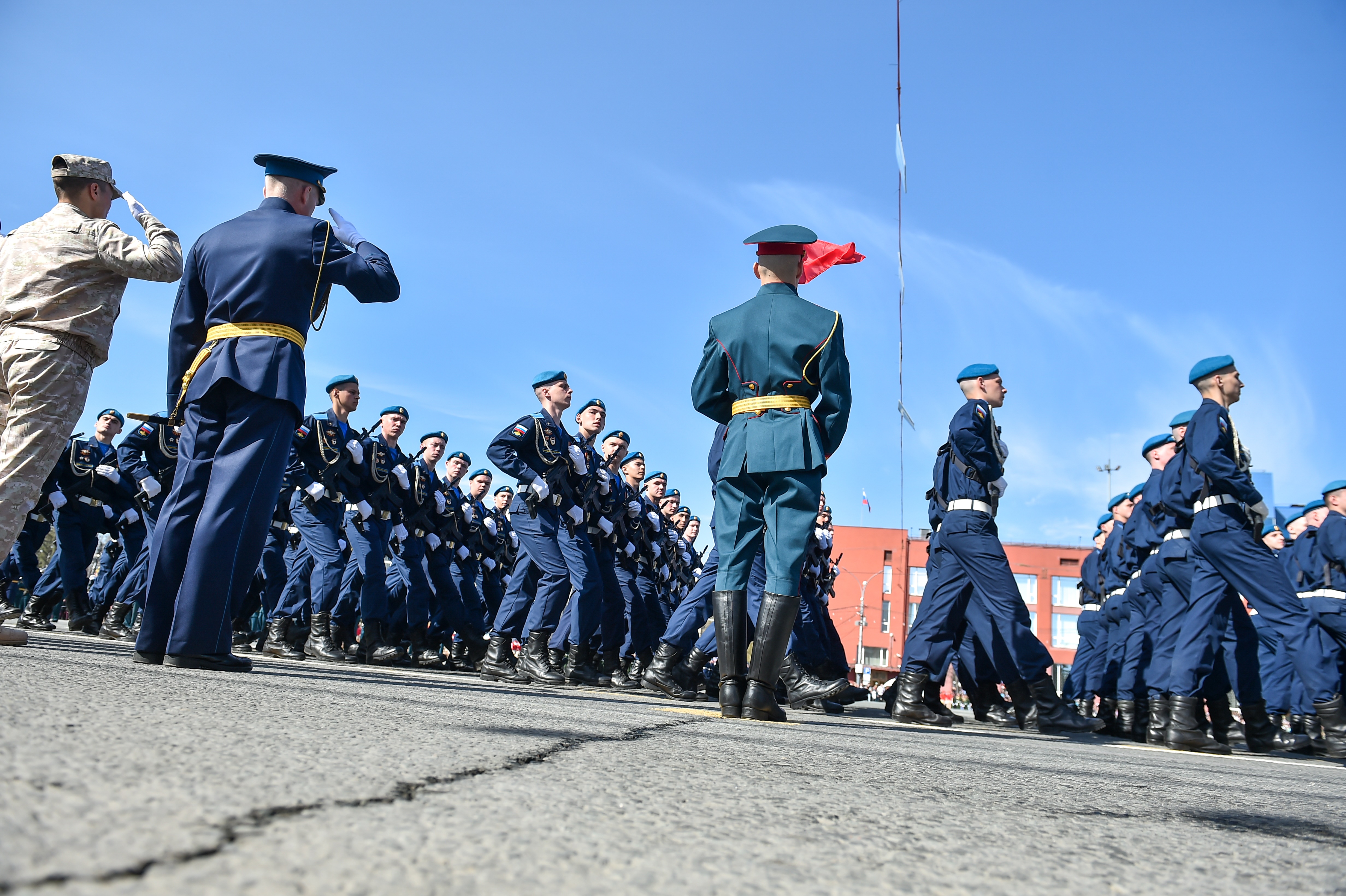 Как прошел Парад Победы в Новосибирске и Барнауле