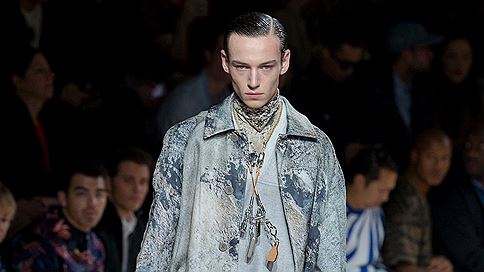 Неделя мужской моды в Париже / Дизайнер Ким Джонс показал прощальную мужскую коллекцию для Louis Vuitton