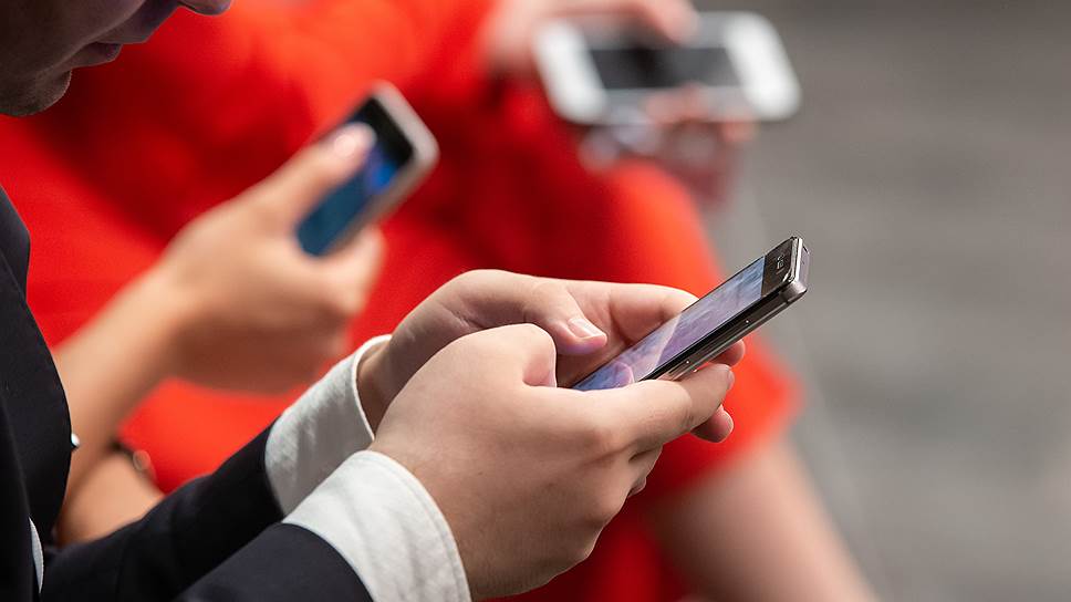Самозанятым предложат регистрацию с СМС: Привлекут ли граждан мобильное приложение и низкая налоговая ставка