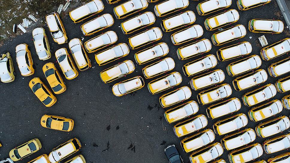 Таксисты нажились на непогоде: Пассажиры сообщают о саботаже заказов от агрегаторов