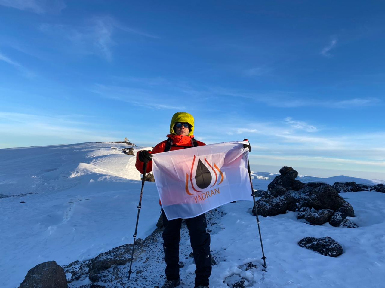 Ирек Салихов на вершине горы Килиманджаро (март 2021 г).
