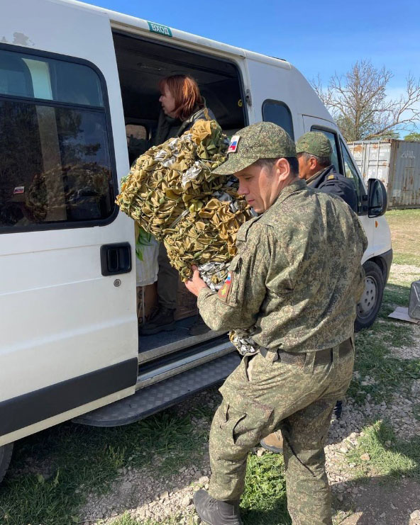 Волонтеры Новороссийска регулярно отправляют гумпомощь на передовую