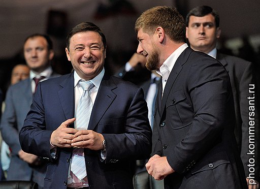 Полпред в СКФО Александр Хлопонин (слева) и глава Чечни Рамзан Кадыров на открытии комплекса высотных зданий "Грозный-Сити" 