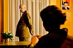 "Прощай, де Голль, прощай", режиссер Лоран Эрбье