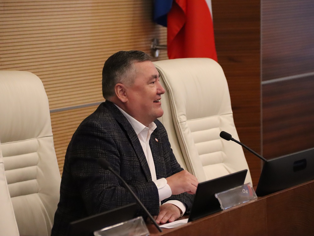 Председатель Законодательного Собрания Пермского края Валерий Сухих подчеркнул значимость цифровизации для работы современных парламентов