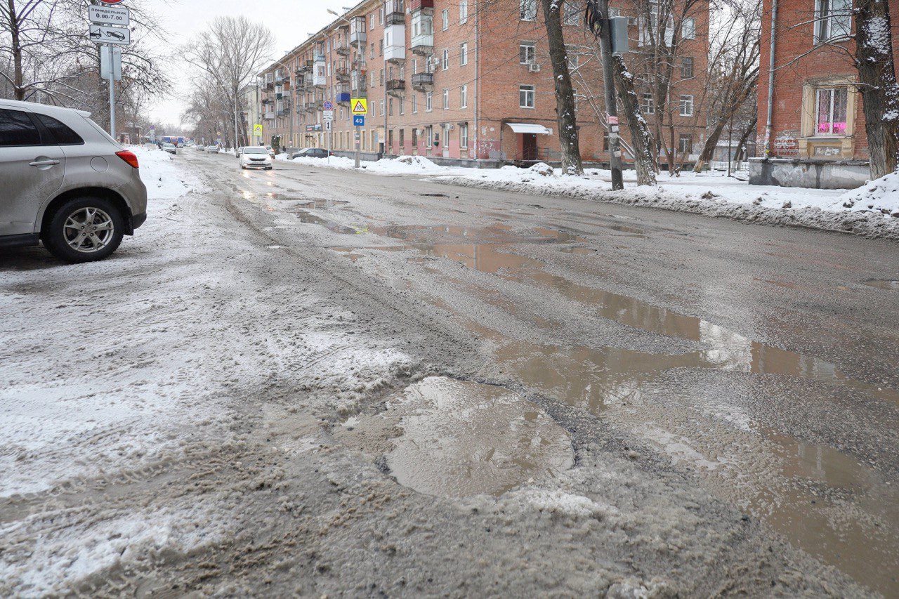 В 2024 году в Самаре отремонтируют 21 участок дорог длиной 26 километров –  Коммерсантъ Самара