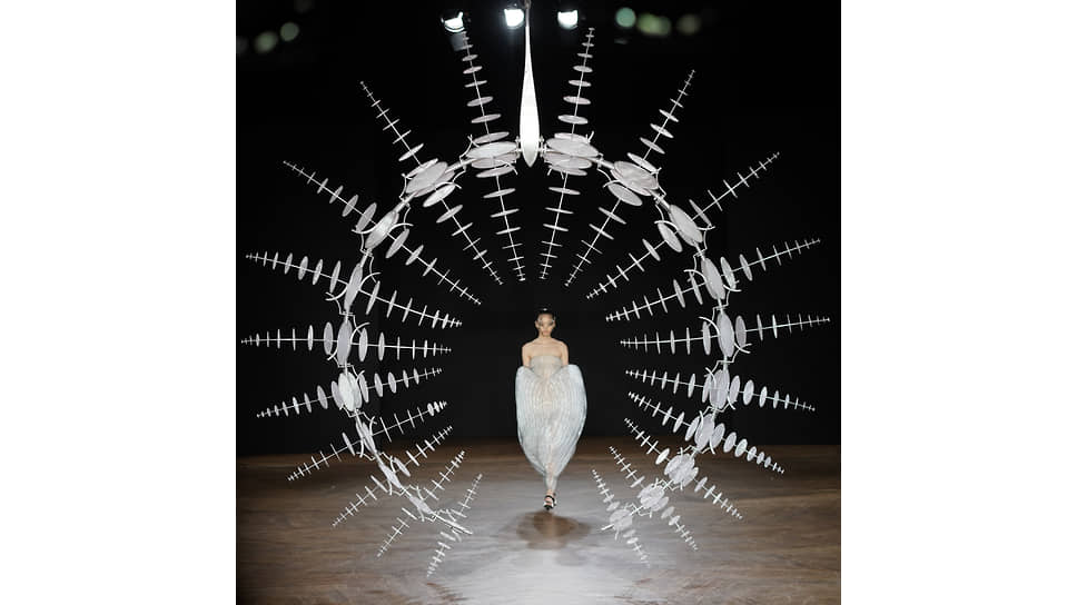 Iris van Herpen, кутюрная коллекция, осень-2019