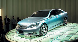 Новый Lexus взял все лучшее у европейских премиум-марок 