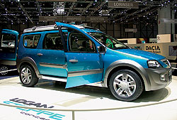 Концепт универсала Renault Logan, представленный в Женеве, на пути к конвейеру потеряет свой впечатляющий обвес