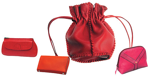 Косметичка из кожи, Burberry (Burberry, 12 210 руб.) Косметичка из кожи, Hermes (Hermes, 24 790 руб.) Дорожный мешочек из кожи, Hermes (Hermes, 12 950 руб.) Косметичка из кржи, Yves Saint Laurent (Yves Saint Laurent, 11 100 руб.)