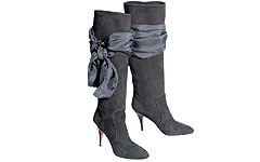 Сапоги из замши с шелковыми бантами, Giuseppe Zanotti (Vicini, 28 869 руб.)