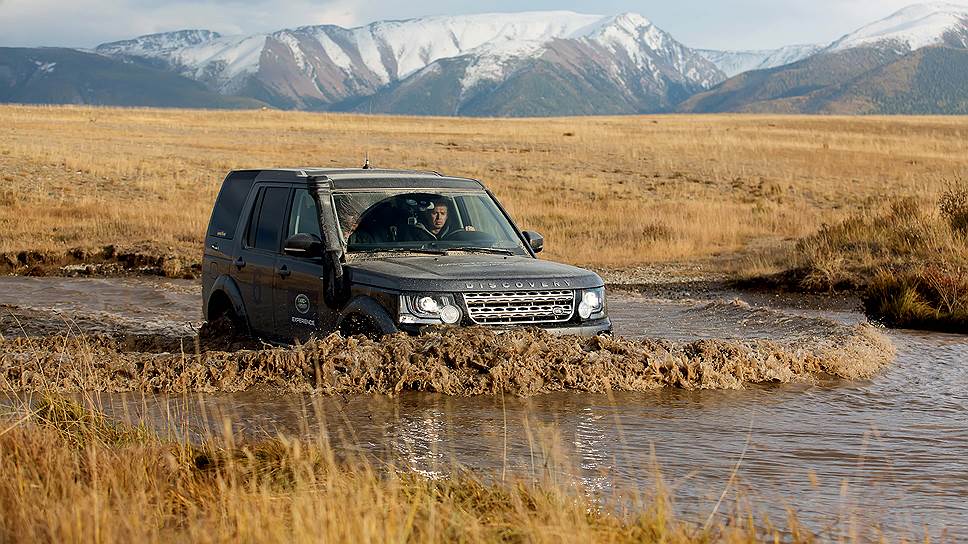 Масштабный проект Land Rover &quot;Открывая Россию&quot; помогает увидеть огромную страну такой, какая она есть: с одной стороны, без прикрас и, с другой, во всей своей фантастической красоте. До Горного Алтая Land Rover успел открыть для поклонников марки Адыгею, Кольский полуостров, Камчатку, Байкал, Якутию, Сахалин, Уссурийскую тайгу... 