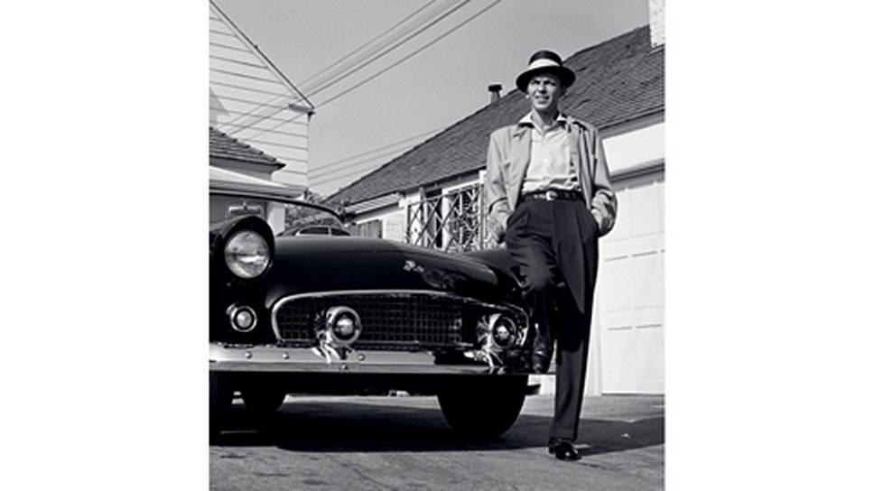 Фрэнк Синатра, вернувшись на сцену после временной потери голоса, в 1953 году подписал контракт со звукозаписывающим лейблом Capitol Records. А через два года получил от компании в пользование новинку – корпоративный, как мы сейчас сказали бы, Ford Thunderbird.
