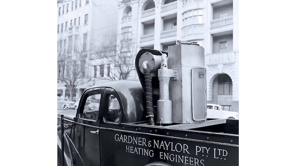 Светильный газ, подтолкнувший изобретателей к созданию газогенератора, первоначально использовался для освещения городских улиц. Газовые фонари можно встретить и сегодня, но наибольшее распространение они получили в XIX веке, утратив свою актуальность лишь в тридцатых годах прошлого века.
