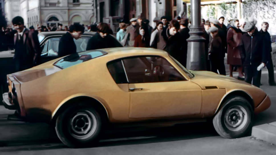 Милиционер из Таллина Артур Мысовский в 1970 году в двух экземплярах построил «советский Ferrari» – двухместный автомобиль Aiar. Дизайн не уступал итальянцам, правда, с начинкой все было скромнее – так, мотор пришлось взять от «Запорожца». Кузов с «дверьми-чайками» таллинский милиционер выполнил из стеклопластика.
