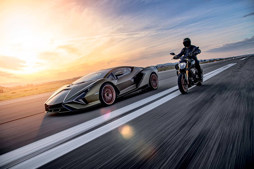 Sian FKP 37, вдохновивший творцов Ducati Diavel 1260 Lamborghini – первый суперспорткар, оснащенный двигателем V12 с гибридной технологией на основе суперконденсаторов. Sian на болонском диалекте значит «молния» – автомобиль развивает скорость свыше 350 км/ч.
