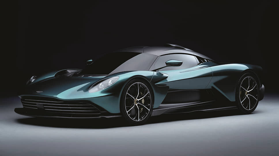 Серийная сборка Aston Martin Valhalla начнется не ранее 2023 года, а тираж модели не превысит одной тысячи экземпляров. Как ожидается, автомобиль обойдется покупателю минимум в 600–700 тыс. фунтов стерлингов.