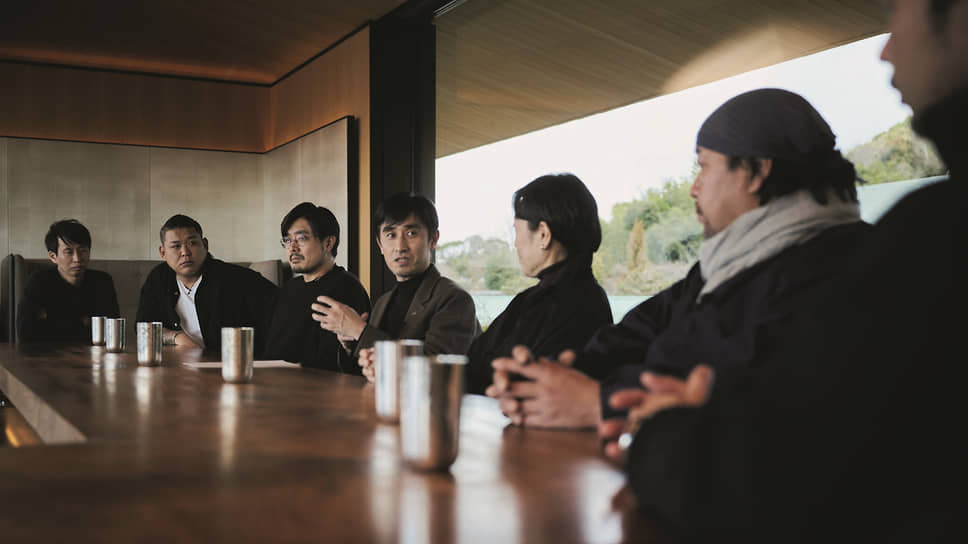 Мастера из Киото, с которыми беседовал господин Накамура, это Тацуюки Косуга, Шуджи Накагава, Эрико Хорики, Такахиро Яги, Тору Цудзи и Хосай Мацубаяси