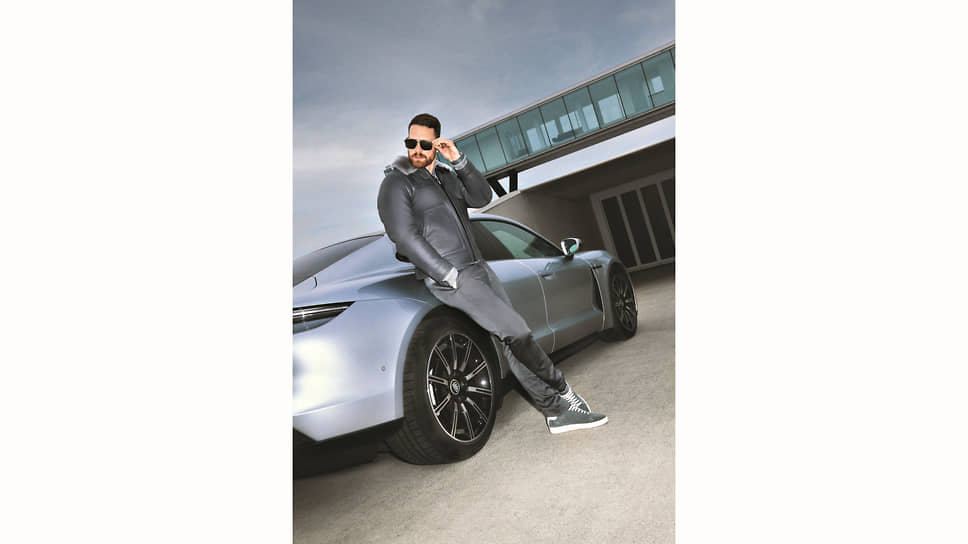 Представленные к 50-летию бренда солнцезащитные очки Porsche Design серии Spring Hinge в специальной версии Black Platinum Grey будут выпущены в количестве 1972 пар