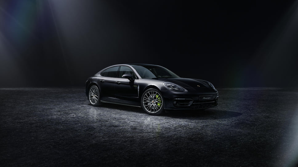 Porsche Panamera 4 E-Hybrid Platinum Edition