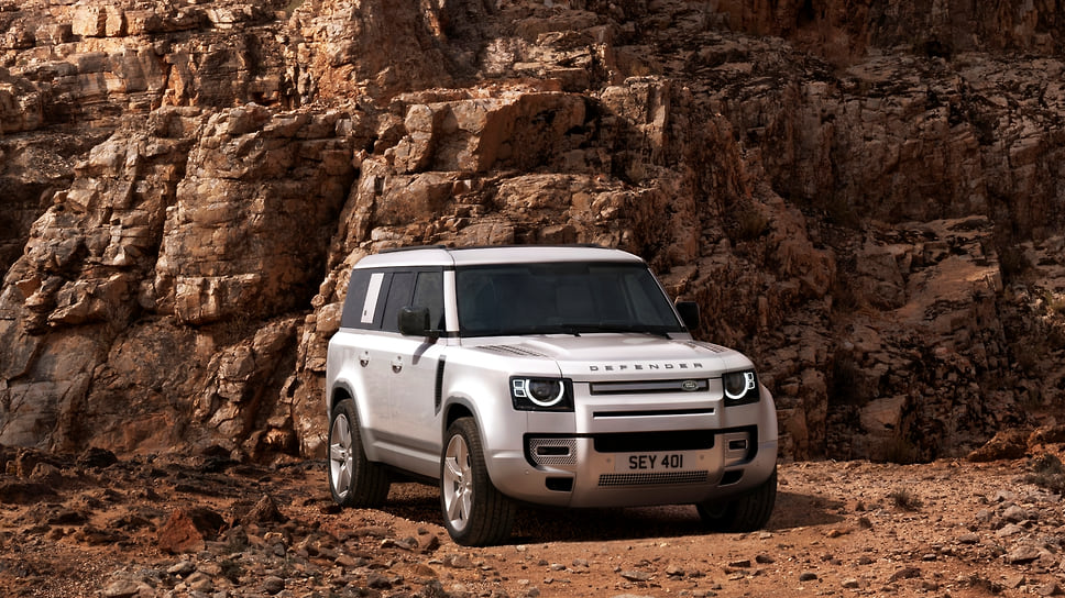 Land Rover Defender 130 First Edition