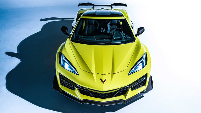 Chevrolet анонсировал гибридный Corvette