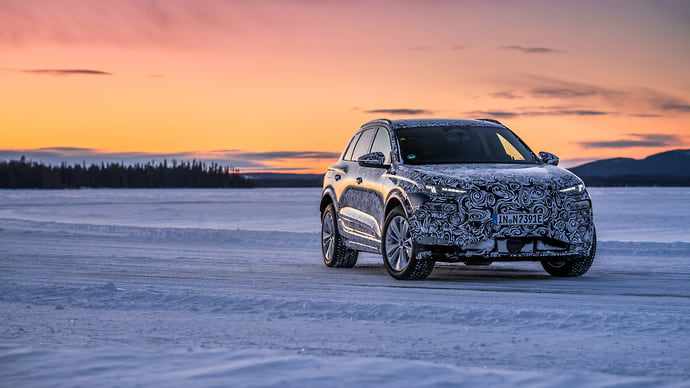 Audi показала прототип электрокроссовера Q6 e-tron