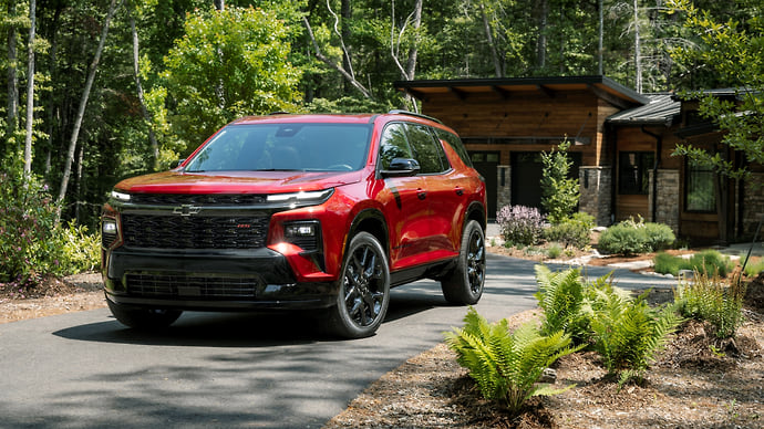 Chevrolet показал новый кроссовер Traverse
