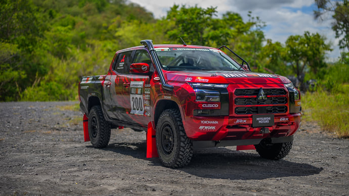 Новый Mitsubishi L200 получил гоночную версию