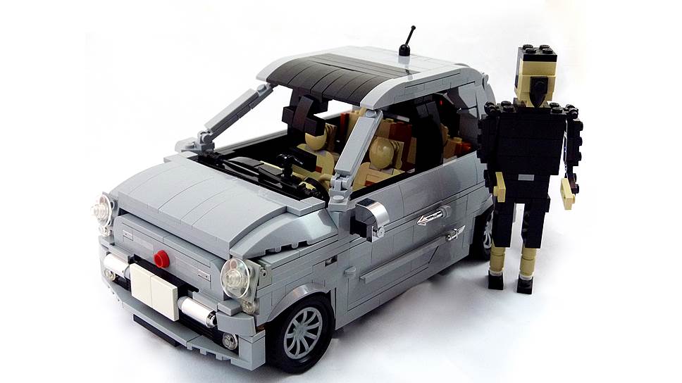 Модель 2012 Fiat 500 из Lego