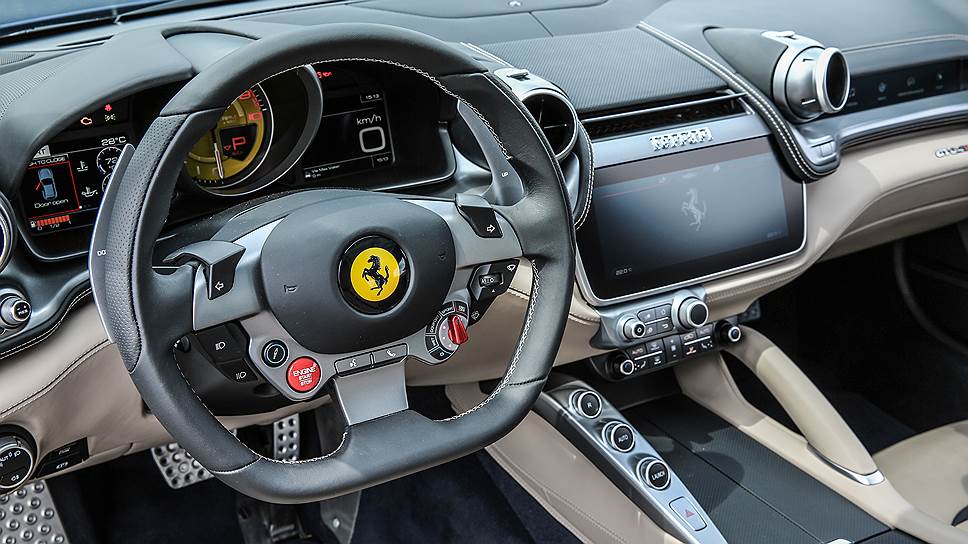 Салон Ferrari GTC4 Lusso