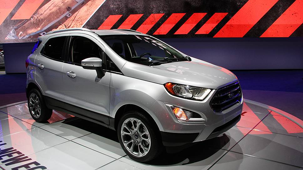 Ford EcoSport.Как говорится, найдите десять различий между новым кроссовером и моделью предыдущего поколения. Подсказка: бампер, фары, решетка… И планшет, воткнутый в верхнюю часть центральной консоли