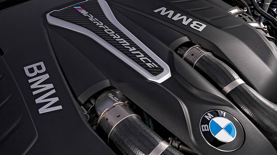 Самой мощной «пятеркой» сейчас является версия M550i xDrive c двигателем 462 л.с. и разгоном до 100 км/ч за 4 с. Но уже в этом году должна появиться еще более мощная BMW М5, которая тоже получит полный привод