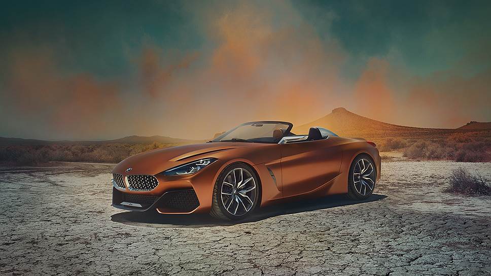 Концепт BMW Concept Z4 служит, по словам вице-президента BMW Group Адриана ван Хойдонка, отражением современного дизайнерского языка. В то же время это классический родстер со стремительным силуэтом, длинной колесной базой и короткой задней частью, мощными 20-дюймовыми колесными дисками. Интерьер родстера сделан подчеркнуто минималистским, чтобы ничто не отвлекало водителя от удовольствия за рулем.