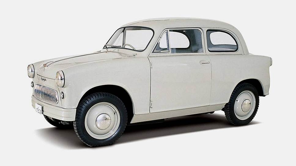 Первый автомобиль марки Suzuki появился в 1955 году и назывался Suzulight. Это была переднеприводная малолитражка компактных размеров с двухдверным кузовом и увеличенным дорожным просветом. Почти что Vitara за вычетом полного привода. Кстати, такой же бестселлер — модель Suzulight выпускалась до 1969 года.