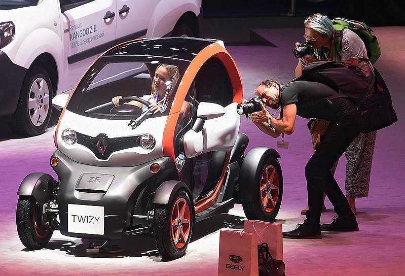Компактный электромобиль Renault Twizy не пользуется большой популярностью среди россиян. За год было продано всего 27 таких машин 