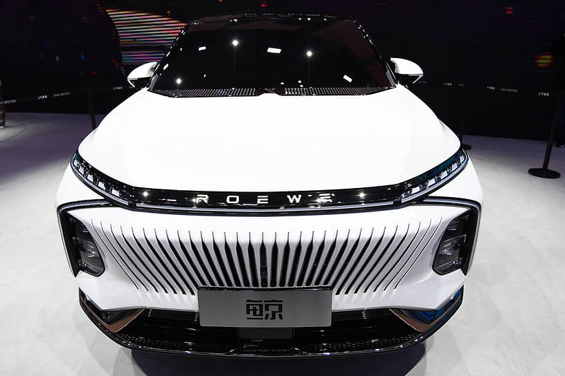 Компания SAIC Motor представила в Шанхае концепт Roewe Jing. «Jing» с китайского переводится как «кит», что снимает все вопросы к внешности. Да, этот автомобиль похож на кита. Никаких технических подробностей по модели нет