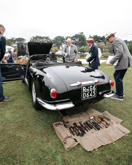 Часть стенда компании Maserati на Pebble Beach Concours d&#39;Elegance в Калифорнии