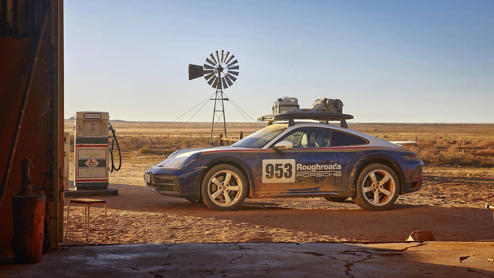 Porsche представил внедорожный спорткар 911 Dakar. На фото: версия Porsche 911 Dakar Rallye Design Package