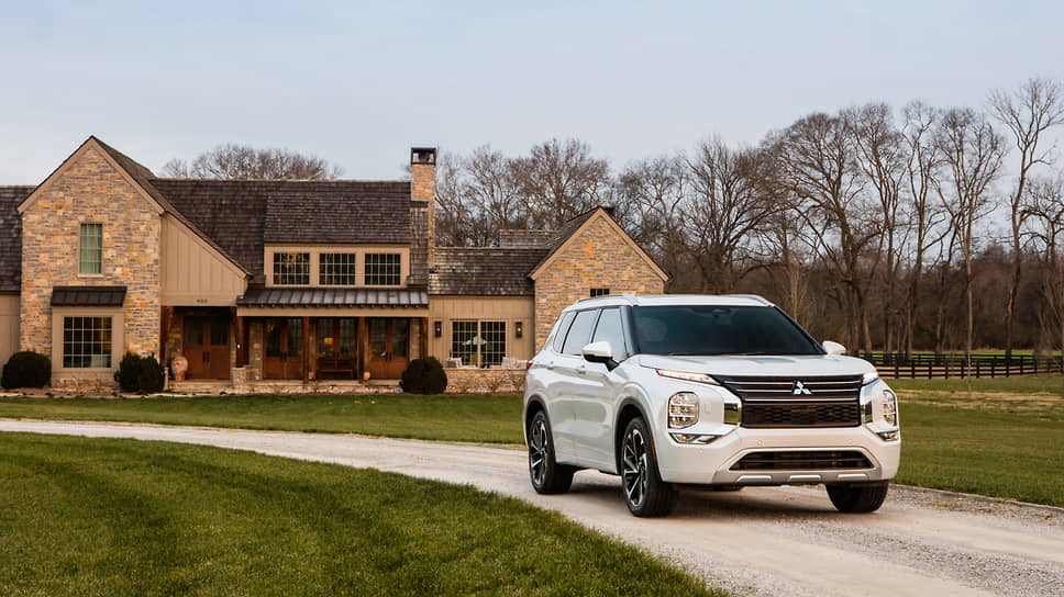 В Новой Зеландии автомобиль номер один по продажам — Mitsubishi Outlander. Примечательно, что после того, как в августе в Новой Зеландии стартовали продажи Tesla Model Y, модель стала неимоверное популярна и по итогам продаж 2022 года заняла третье место