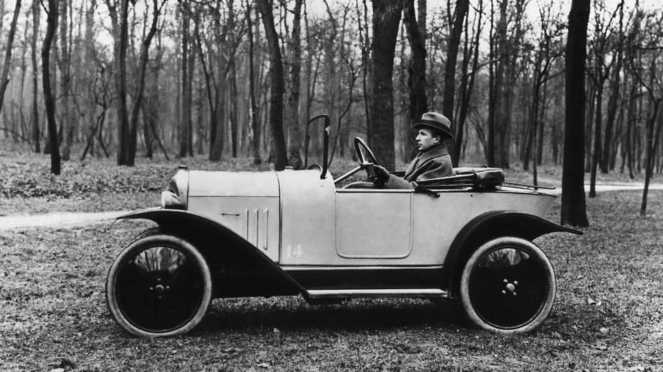 В 1922 году появилась вторая модель — Citroеn 5HP Type C, которая получила прозвище Citron, что переводится как «Лимон». В слове Citron — намек и на название марки, и на цвет модели