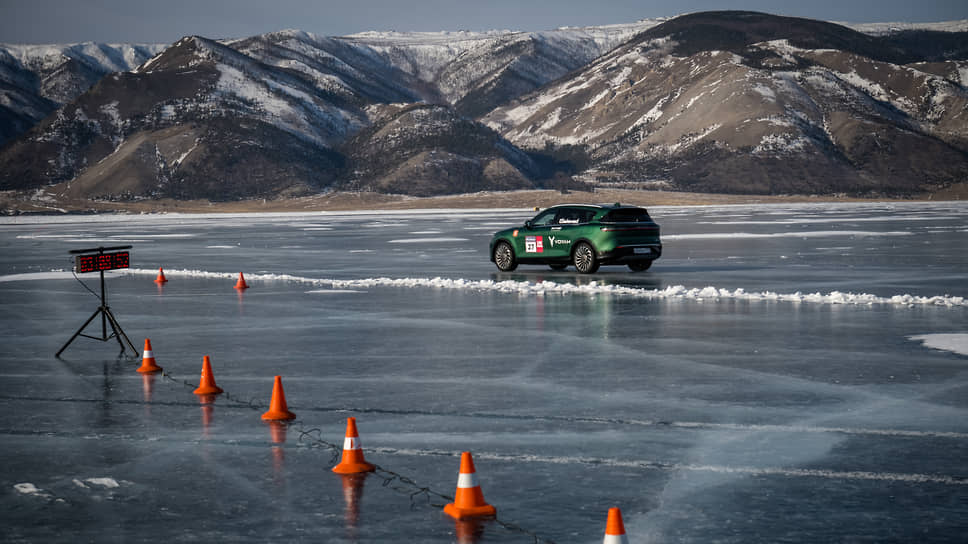 В итоге Voyah Free проехал более 430 километров за 8 часов 10 минут. Эти данные будут поданы для регистрации в Книге рекордов России. В прошлом году на подобном ресурсном испытании при аналогичных погодных условиях и на трассе схожей конфигурации Audi e-tron на одном заряде батареи проехал 364 км