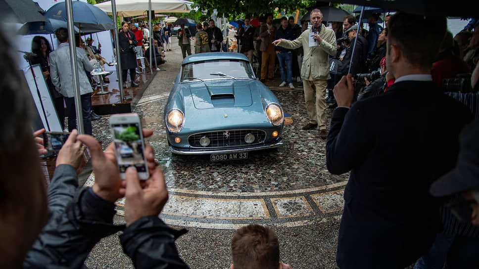 Второй по значимости приз Concorso d’Eleganza Villa d’Este  — кубок Coppa d’Oro Villa d’Este. Победителя выбирают путем общего голосования всех присутствующих. В этом году приз зрительских симпатий достался Ferrari 250 GT Spyder California 1961 года выпуска  