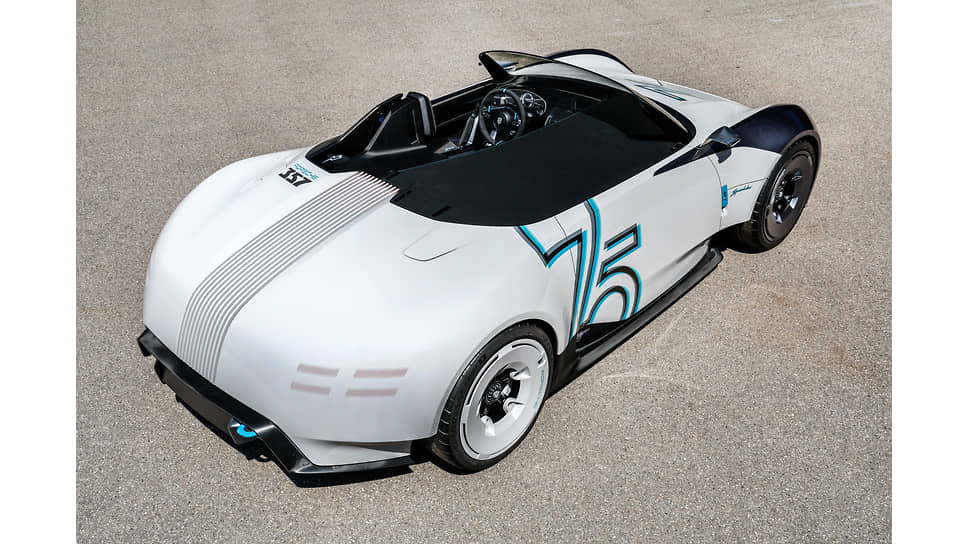 Компания Porsche показала новый концепт-кар Vision357 Speedster, который является открытой версией Porsche Vision357, с создания которого немецкая марка спортивных автомобилей начала празднование своего 75-летнего юбилея