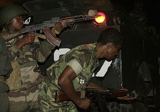 16.03.2009 В столице Мадагаскара подразделения вооруженных сил, поддержавшие оппозицию, захватили дворец президента, а также здание Центрального банка