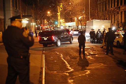 Автомобиль, на котором прибыли в госпиталь Lenox Hill члены семьи Наташи Ричардсон