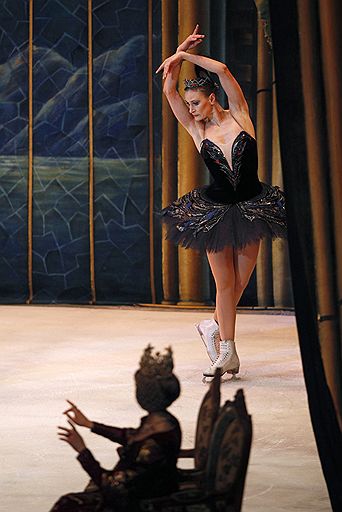 10.01.2009 Танцоры из Санкт-Петербурга представили балет &quot;Лебединое озеро&quot; на льду в Валлетте (Мальта)