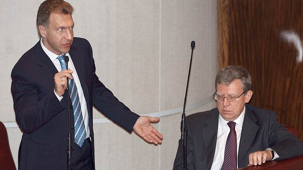Министр финансов России Алексей Кудрин (справа) на заседании Государственной думы, 2009 год